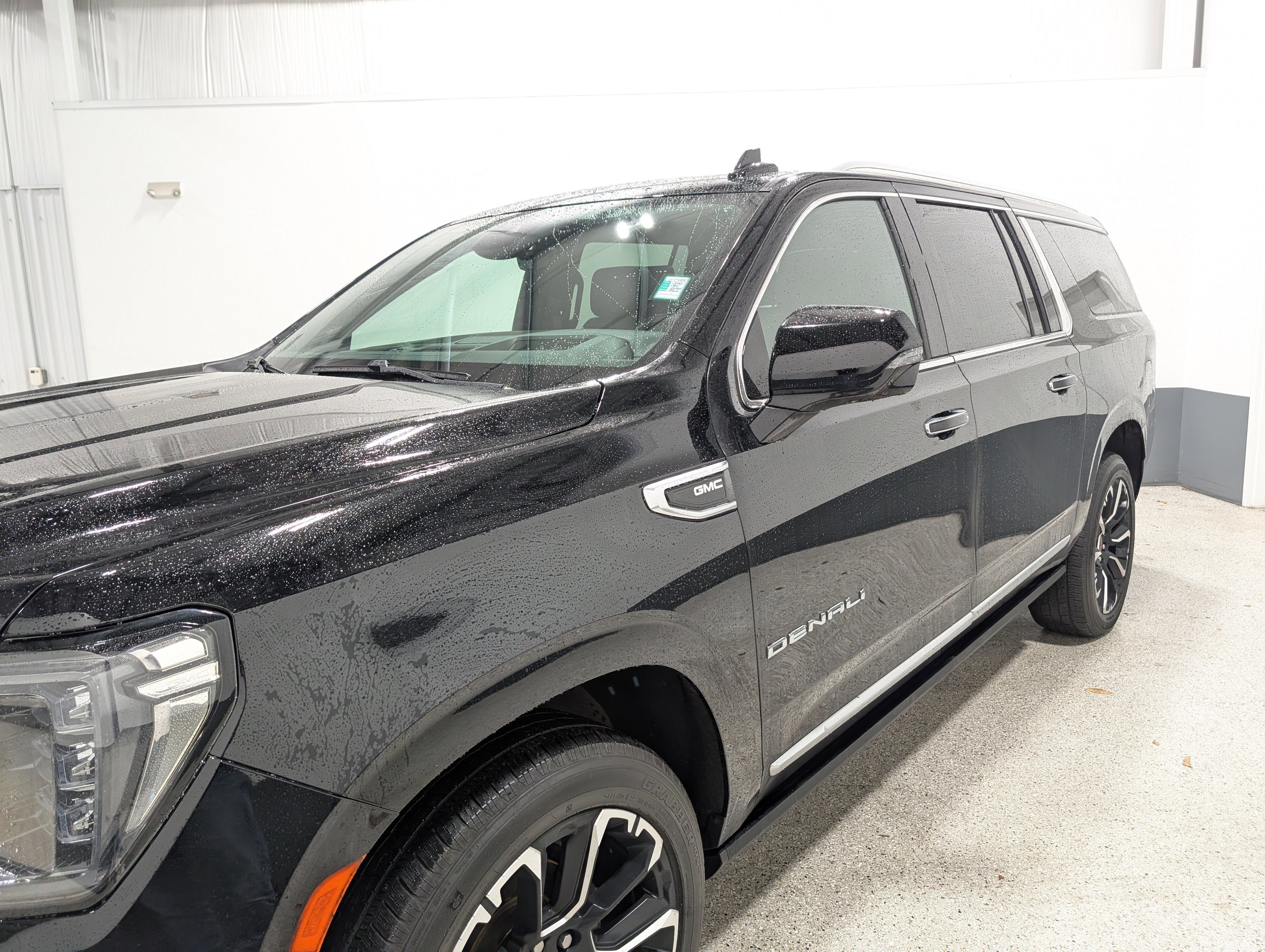 Used 2023 GMC Yukon XL Denali w/ Advanced Technology Package AWD/4WD image 7