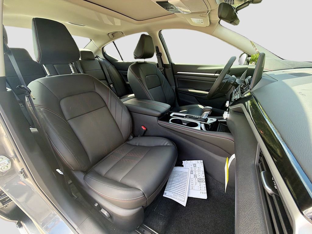 New 2025 Nissan Altima 2.5 SR w/ SR Premium Package image 31