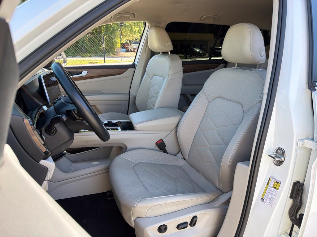 Used 2024 Volkswagen Atlas SE AWD/4WD image 17