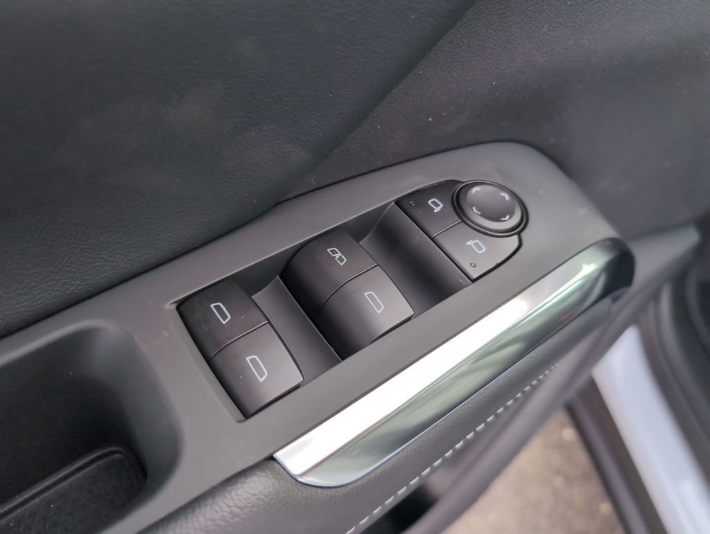 New 2026 Chevrolet Traverse LT w/ Sun and Wheel Package image 15