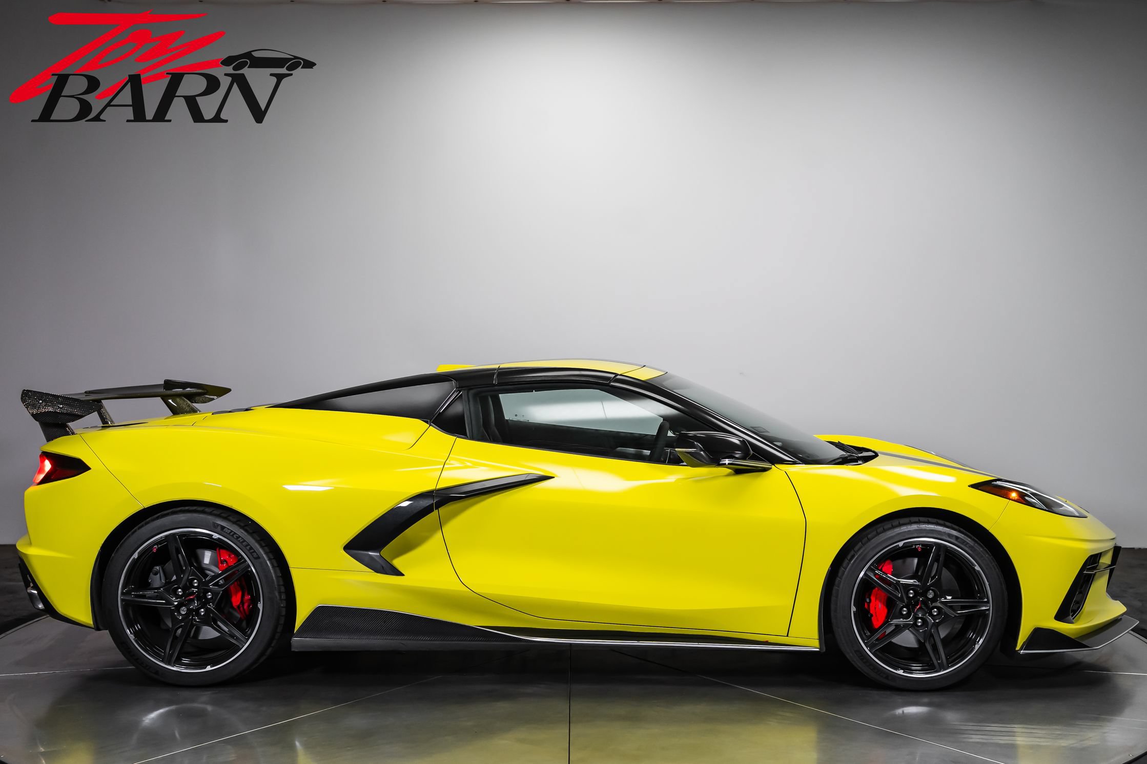 Used 2021 Chevrolet Corvette Stingray Premium Conv w/ Z51 Performance Package RWD image 14