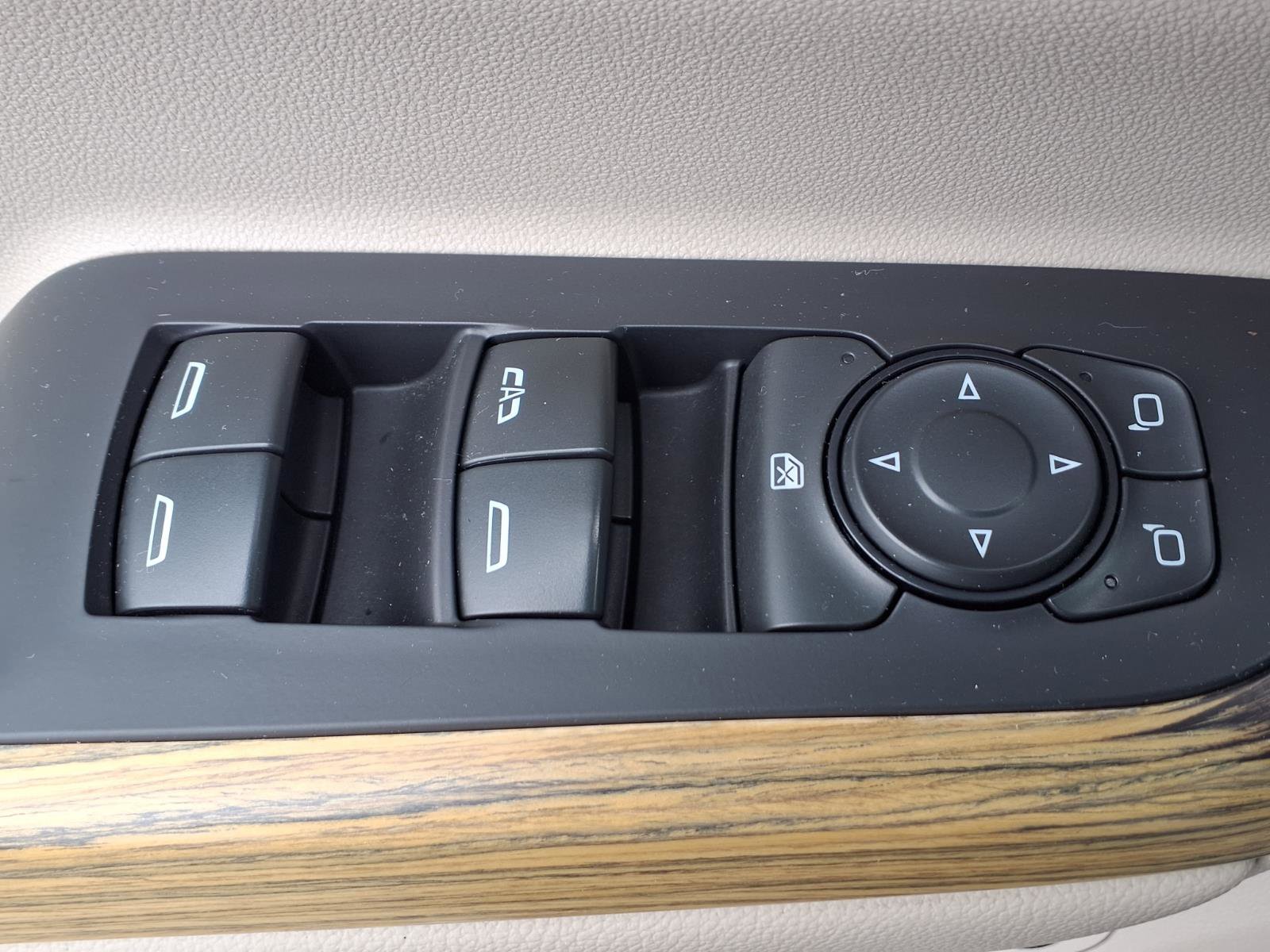 Used 2018 GMC Acadia Denali w/ Technology Package image 22