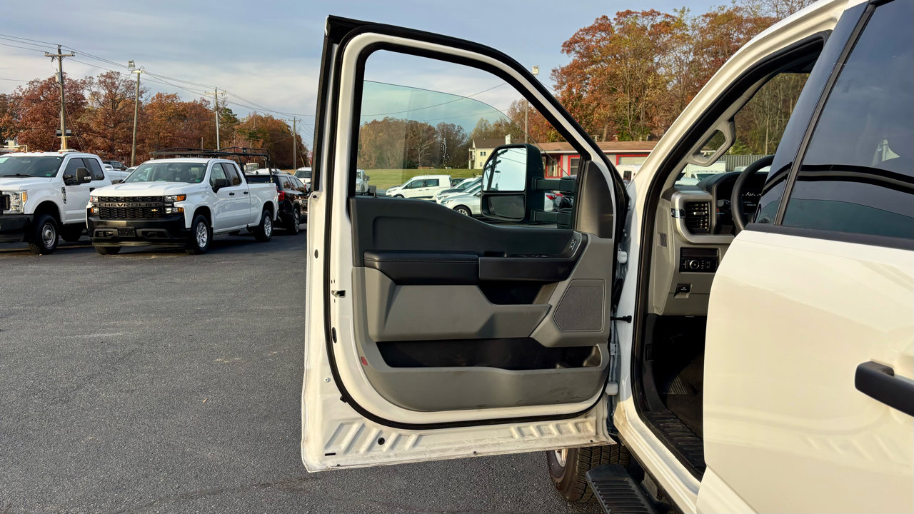 Used 2025 Ford F350 XLT image 13