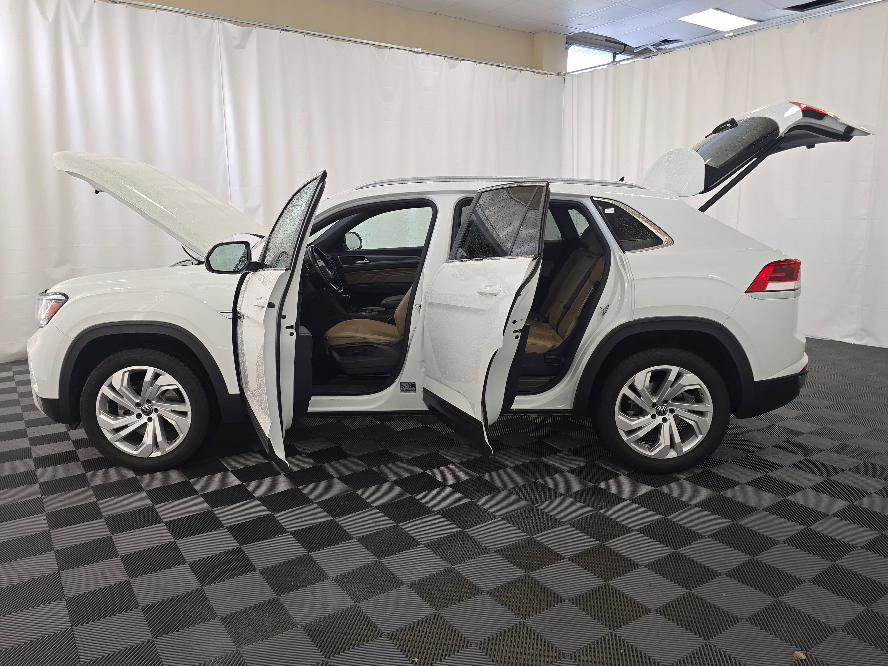 Used 2020 Volkswagen Atlas Cross Sport SEL image 12