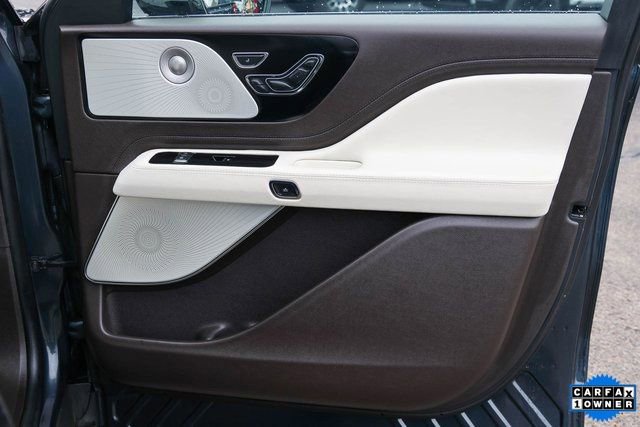 Used 2023 Lincoln Aviator Black Label w/ Class IV Trailer Tow Package image 18