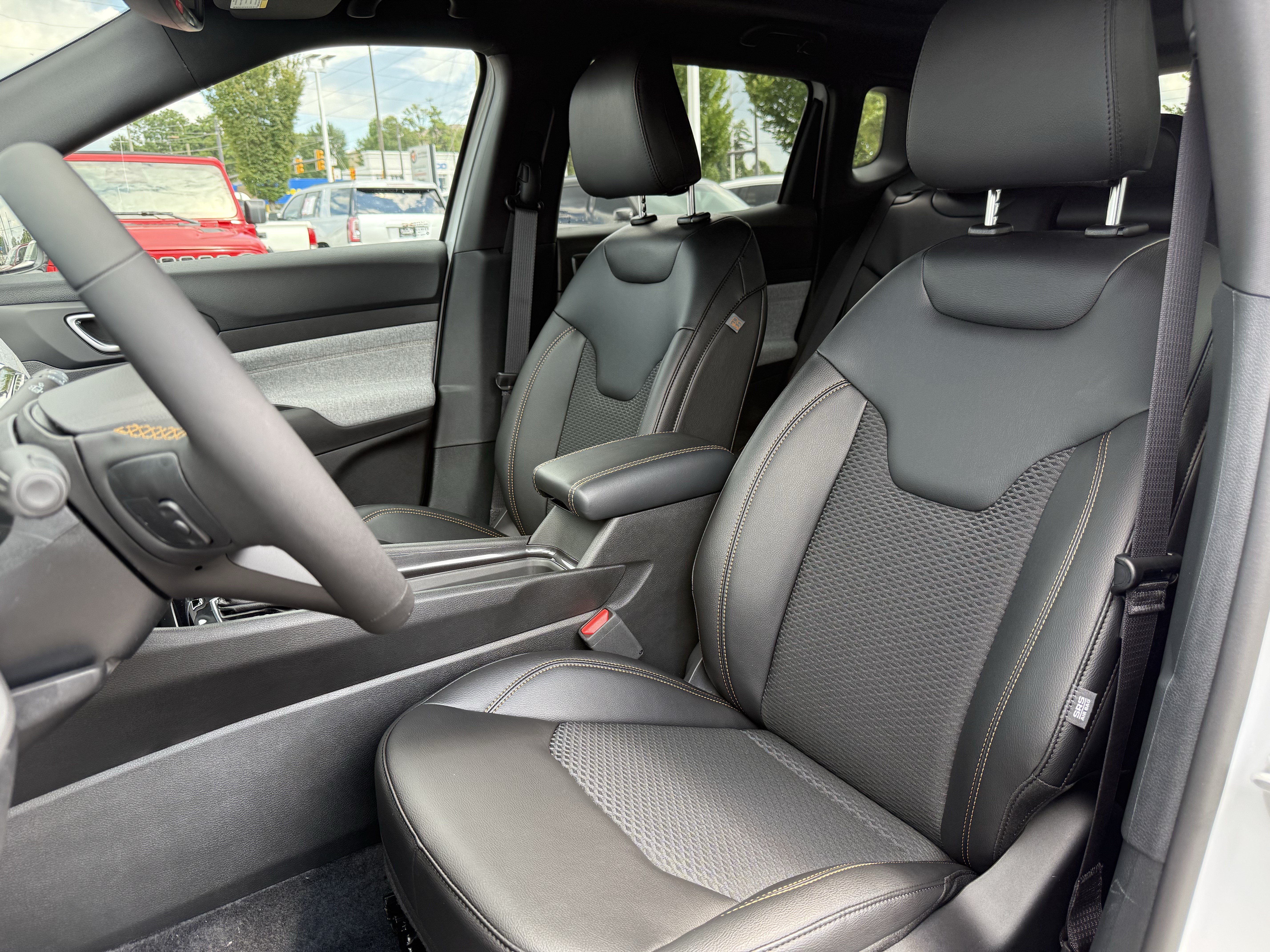 New 2026 Jeep Compass Latitude AWD/4WD image 16