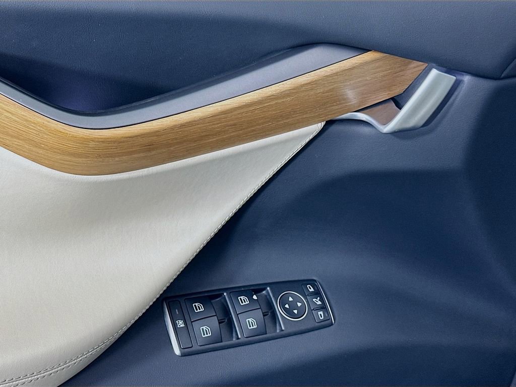 Used 2019 Tesla Model X Long Range image 18