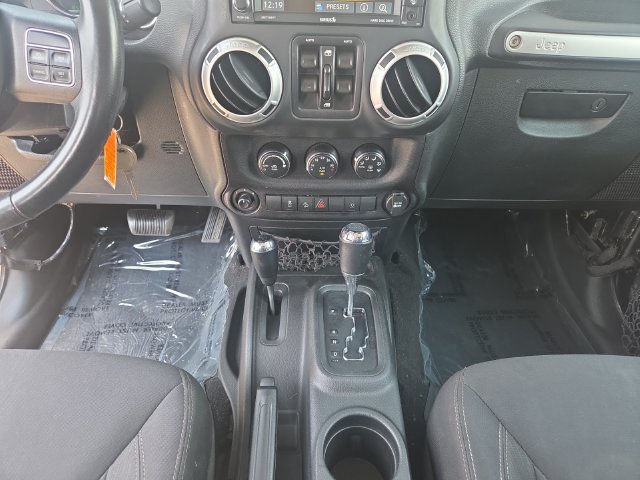 Used 2016 Jeep Wrangler Unlimited Sahara w/ Dual Top Group AWD/4WD image 11
