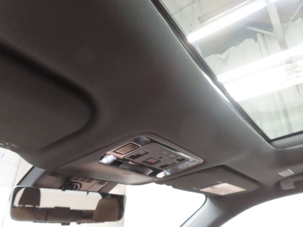 Used 2025 Toyota Grand Highlander AWD Hybrid image 28