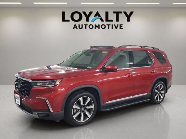 Used 2025 Honda Pilot Touring image 1