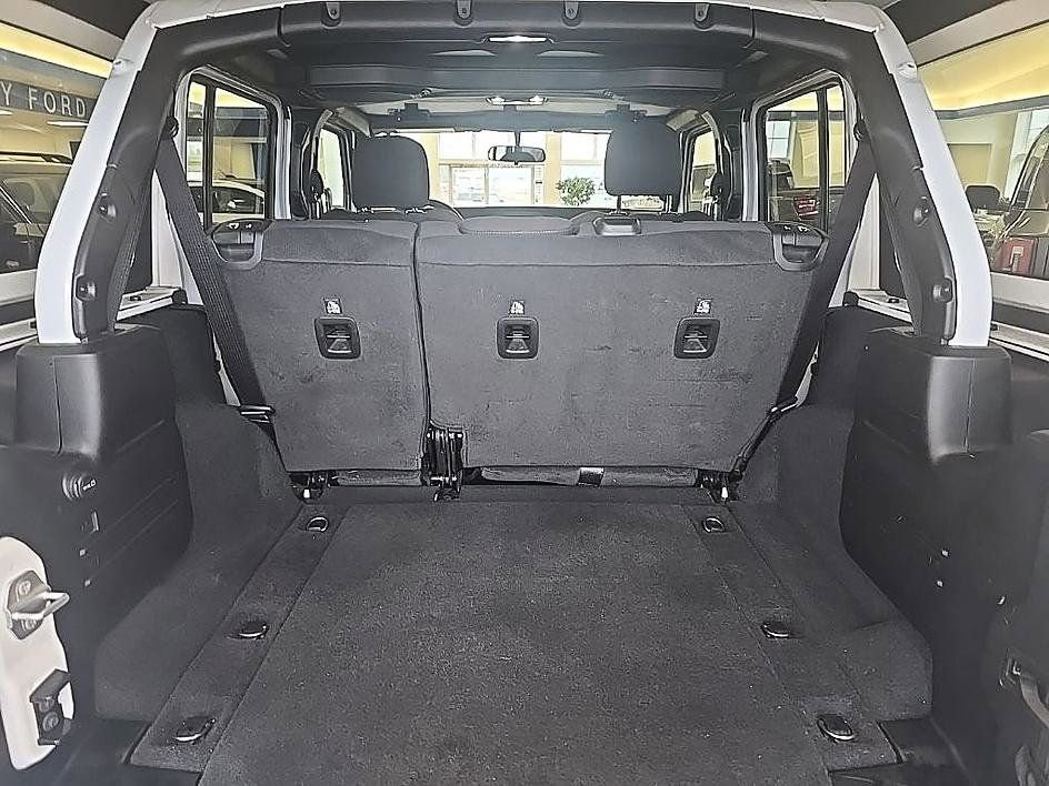 Used 2022 Jeep Wrangler Unlimited Sport image 29