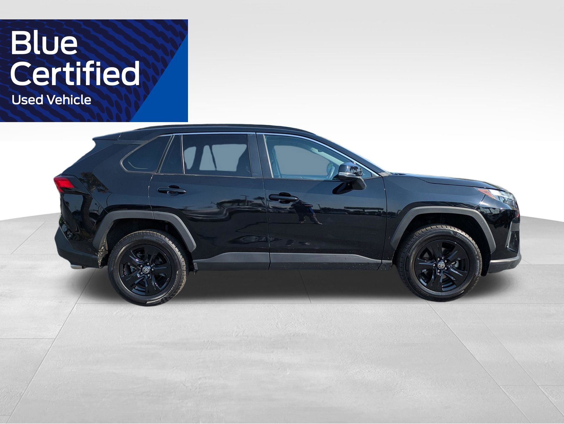 Used 2023 Toyota RAV4 XLE FWD image 3