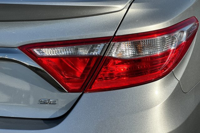 Certified 2017 Toyota Camry SE FWD image 30