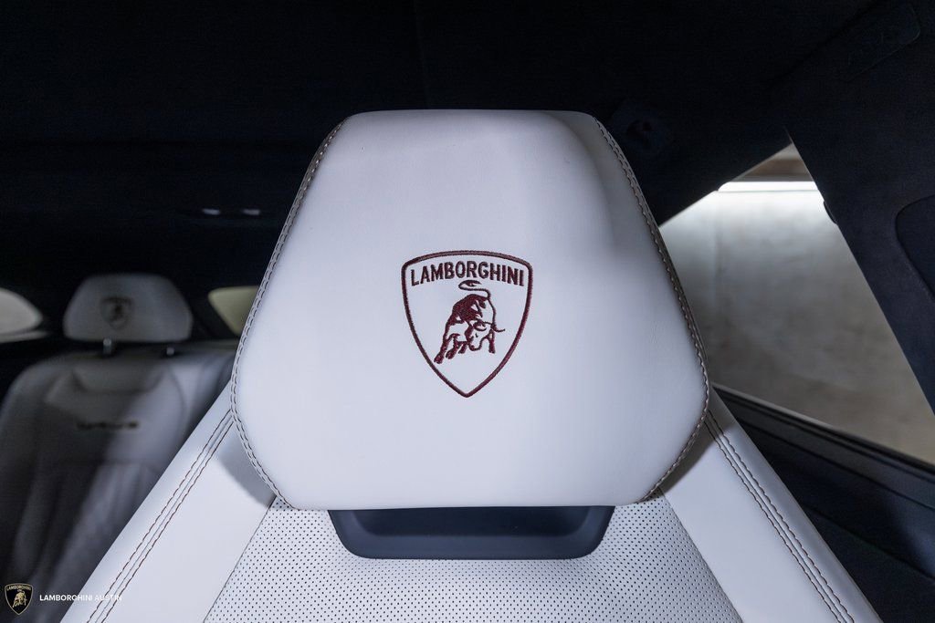 Used 2024 Lamborghini Urus S AWD/4WD image 33