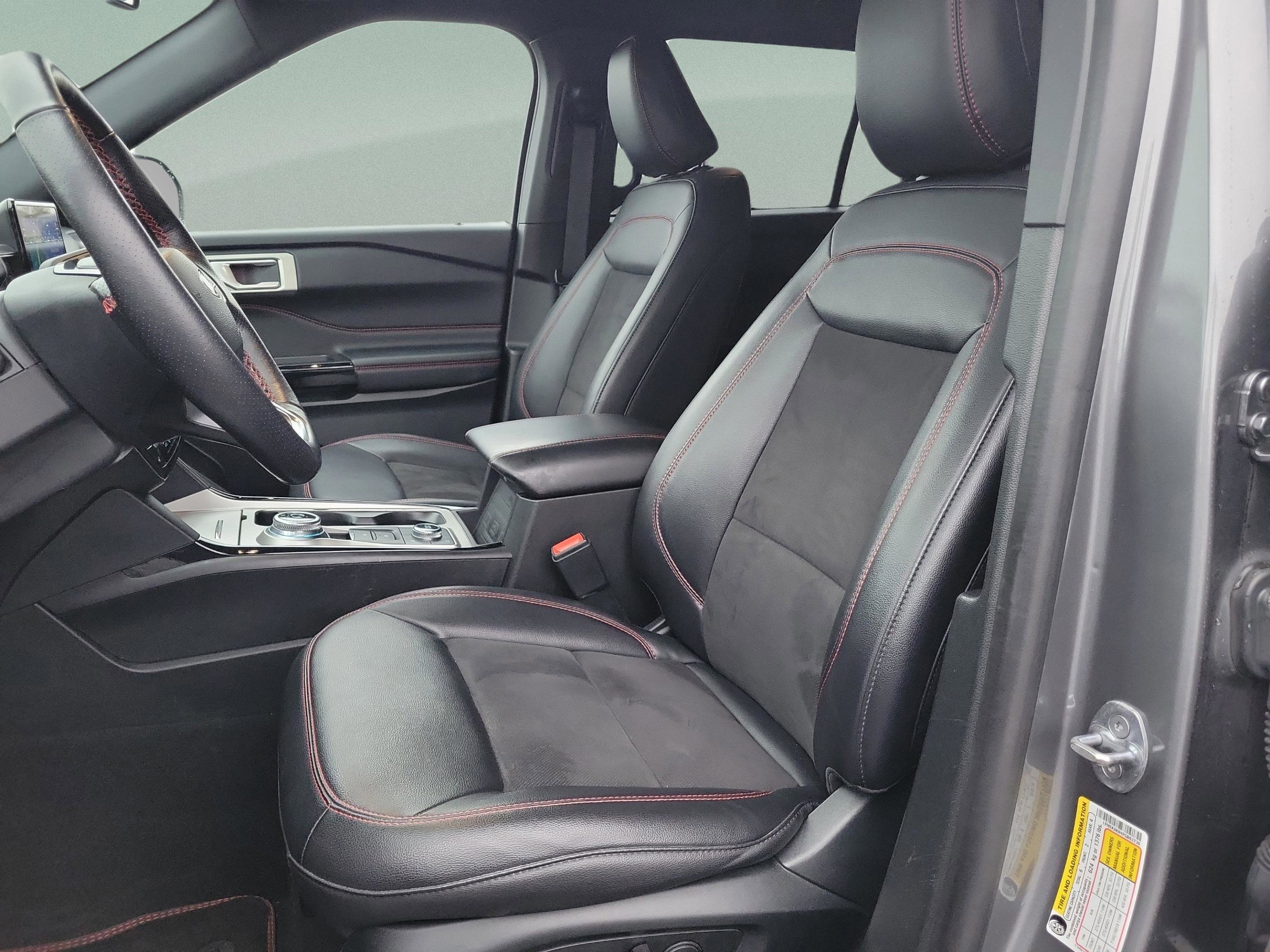 Certified 2023 Ford Explorer ST-Line w/ Class IV Trailer Tow Package image 21