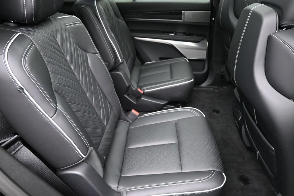 Certified 2026 Cadillac Vistiq Platinum w/ LPO, Floor Liner Package AWD/4WD image 30