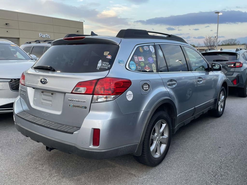 Used 2014 Subaru Outback 2.5i Limited w/ Moonroof Package image 5