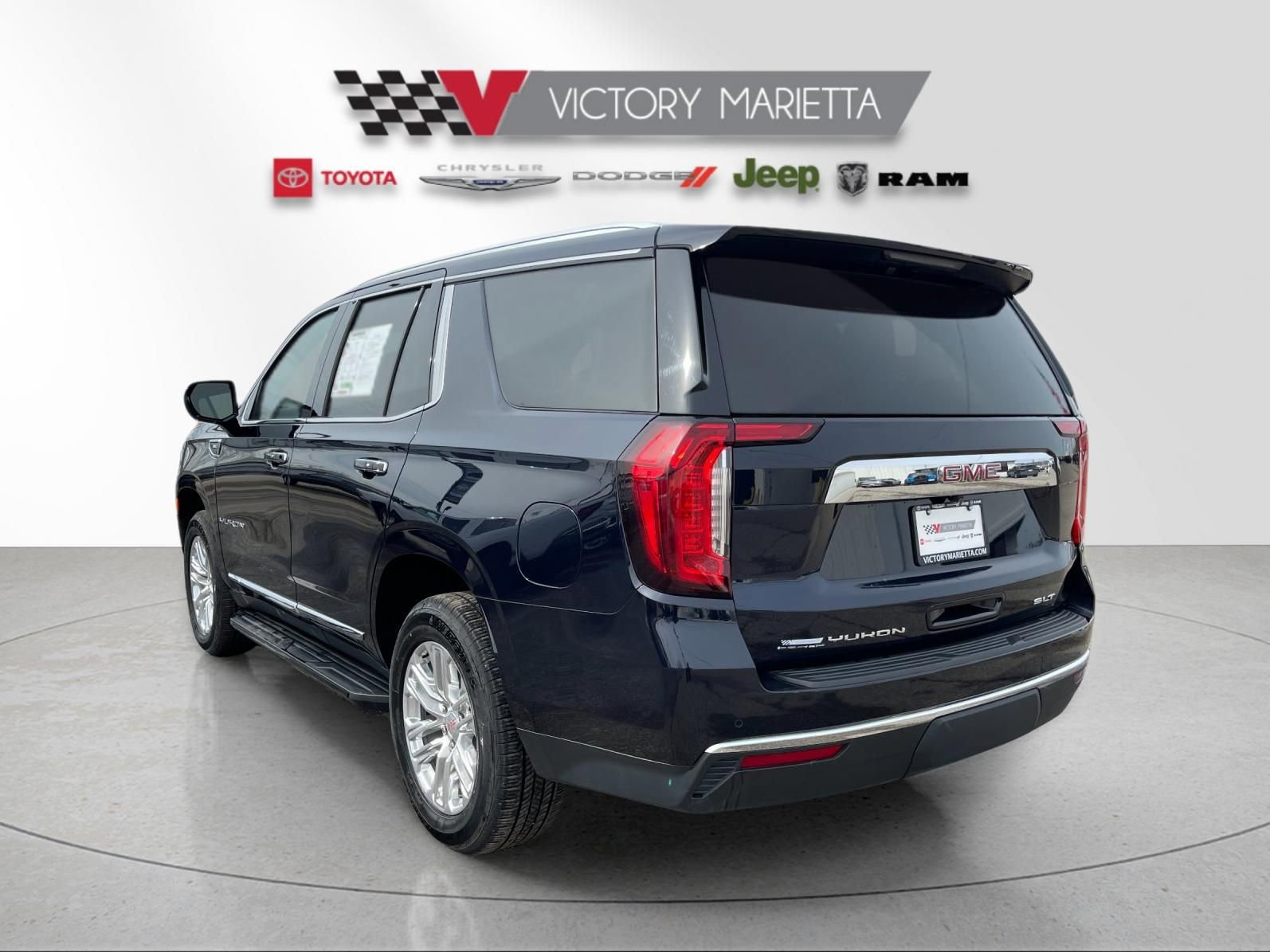 Used 2024 GMC Yukon SLT image 3