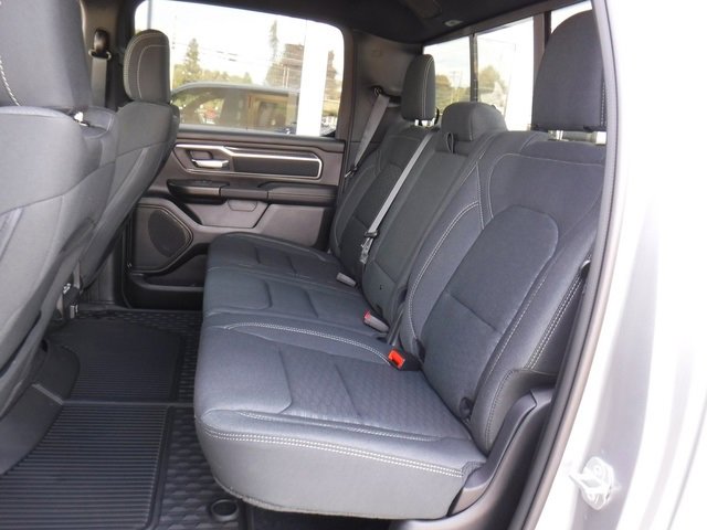 New 2026 RAM 1500 4x4 Crew Cab image 38