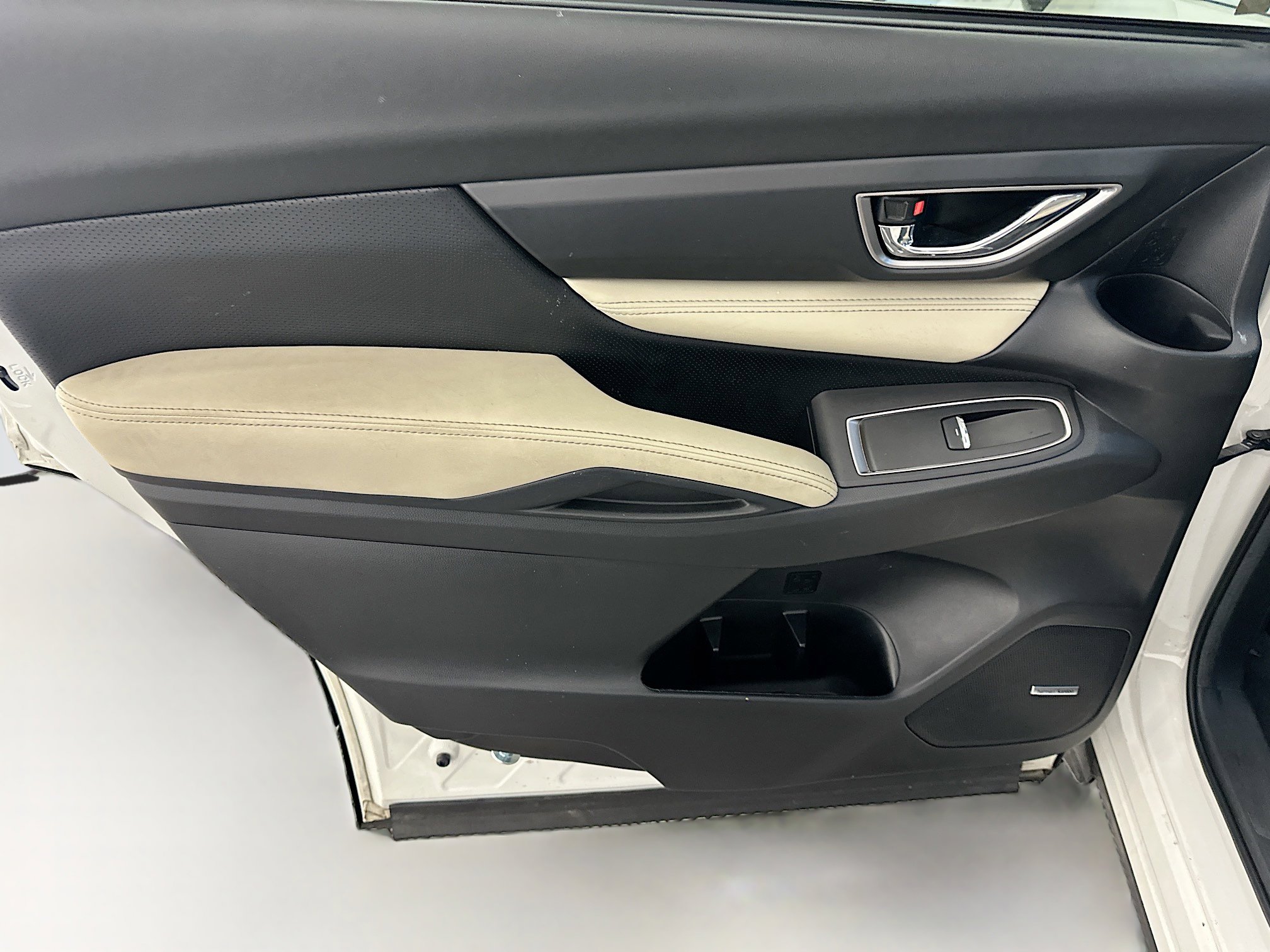 Used 2023 Subaru Ascent Limited w/ Technology Package image 28