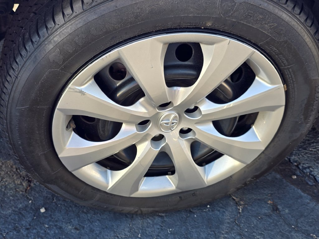 Used 2024 Toyota Corolla LE FWD image 11