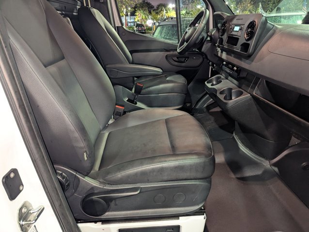 Used 2025 Mercedes-Benz Sprinter 2500 image 18