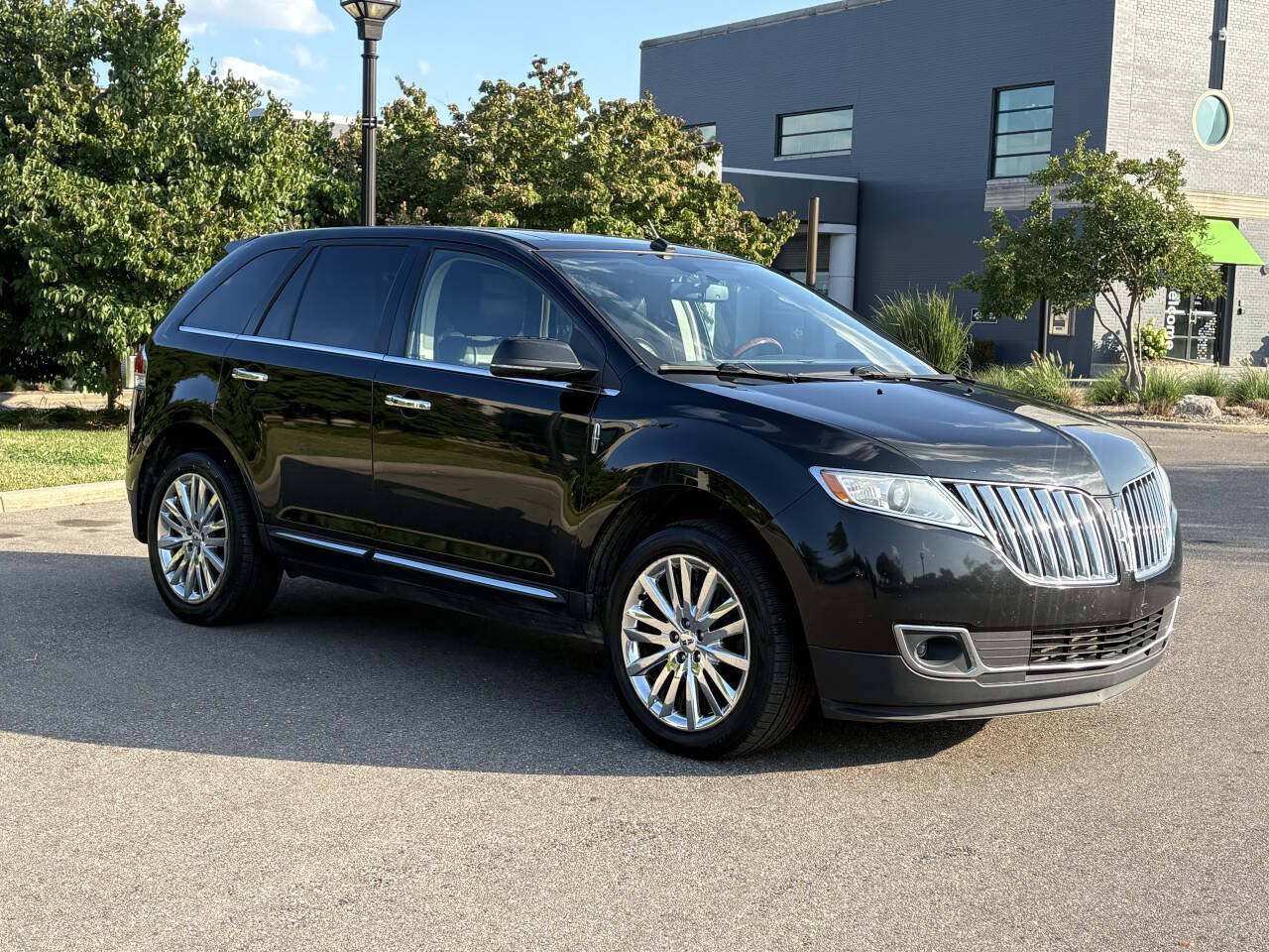 Used 2014 Lincoln MKX AWD w/ Equipment Group 102A image 6