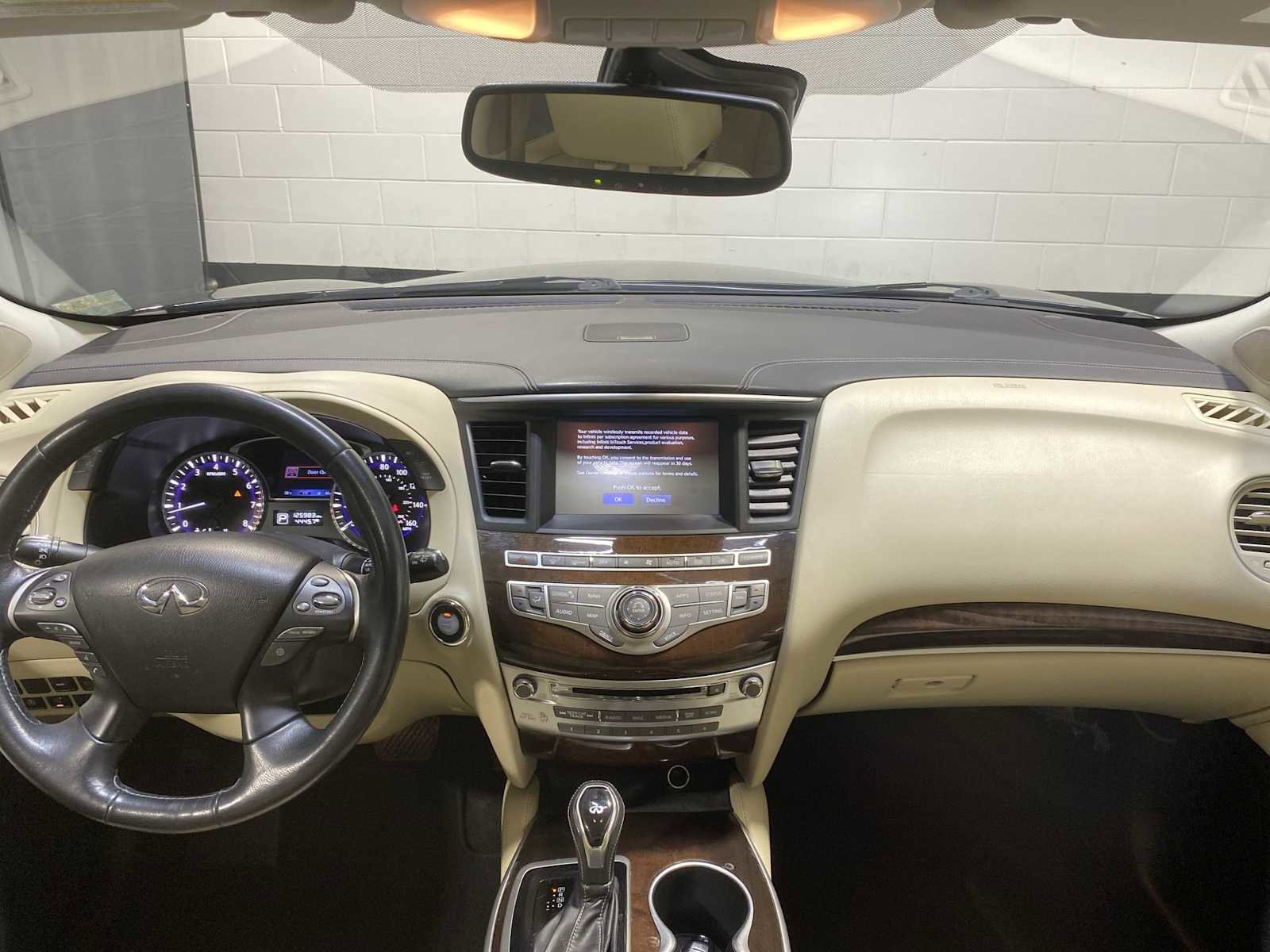 Used 2017 INFINITI QX60 FWD w/ Deluxe Technology Package image 10