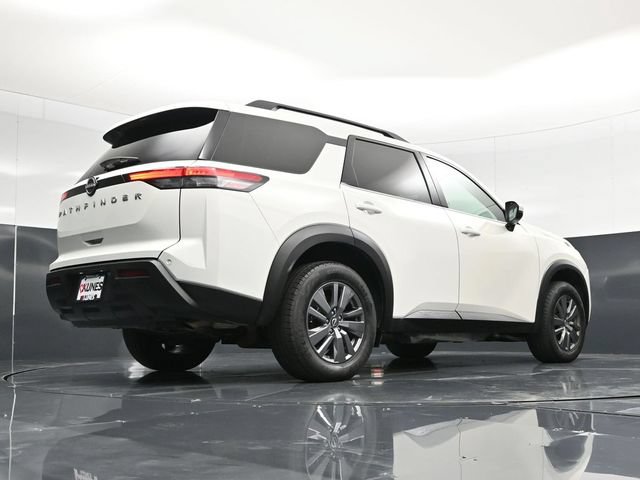 Used 2025 Nissan Pathfinder SV FWD image 54