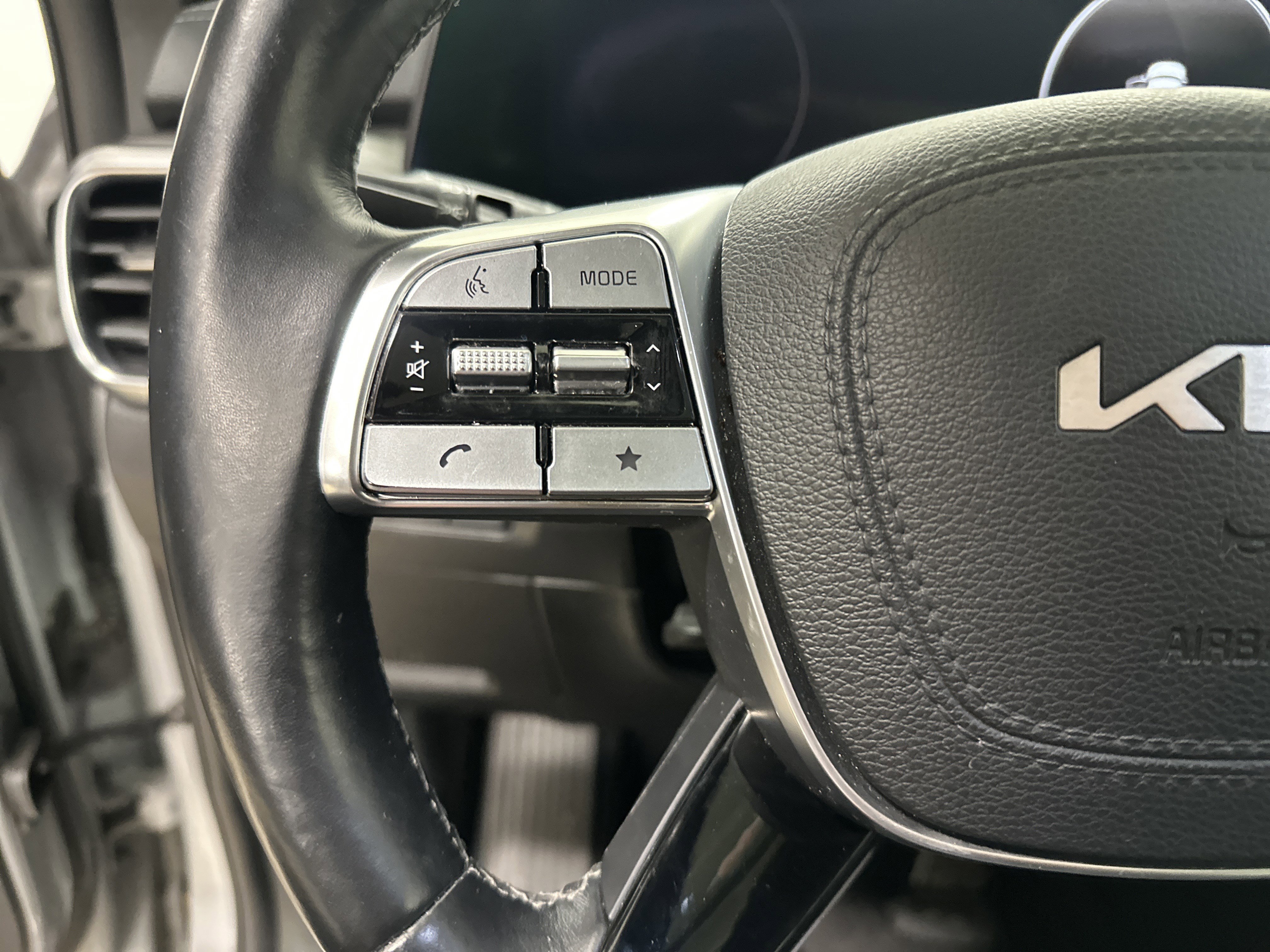 Used 2023 Kia Telluride SX X-Line image 19