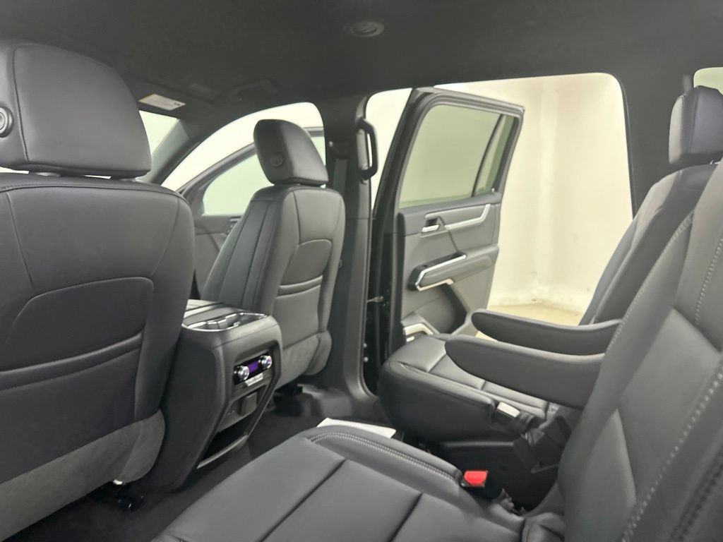 New 2026 GMC Acadia Elevation w/ Elevation Premium Package AWD/4WD image 32