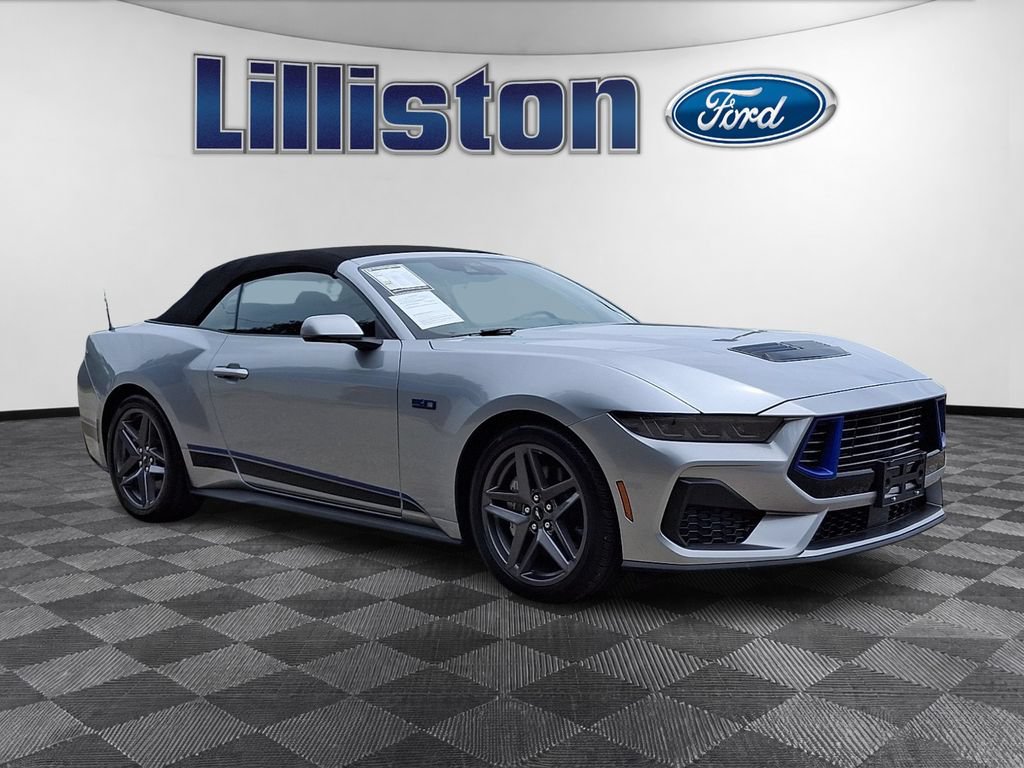 Used 2025 Ford Mustang GT Premium RWD image 3