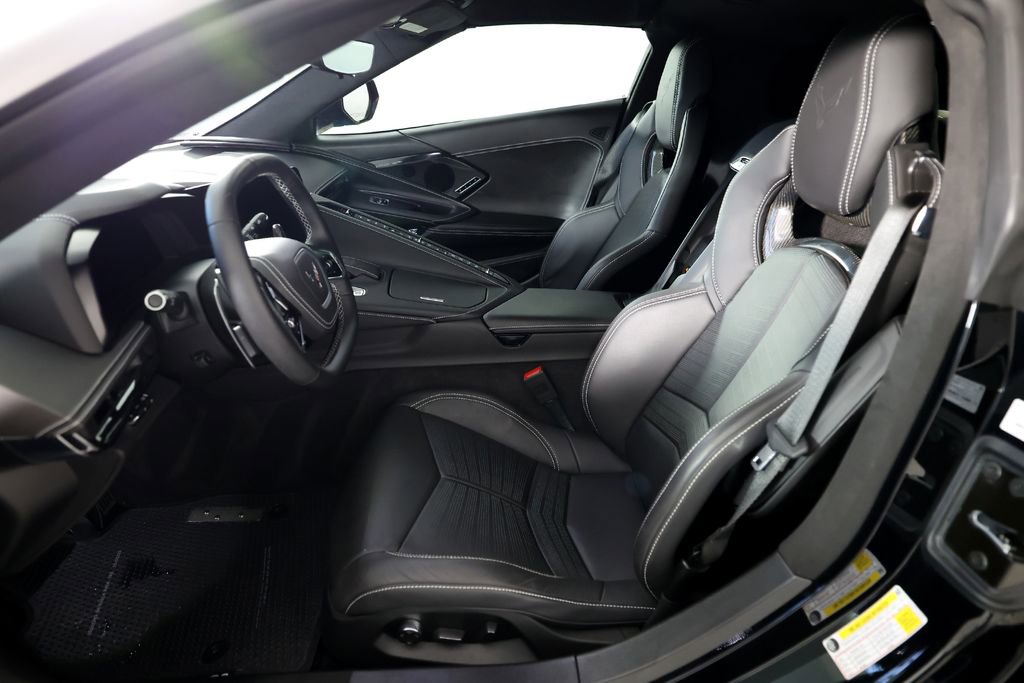 Used 2023 Chevrolet Corvette Stingray w/ Stealth Interior Trim Package image 11