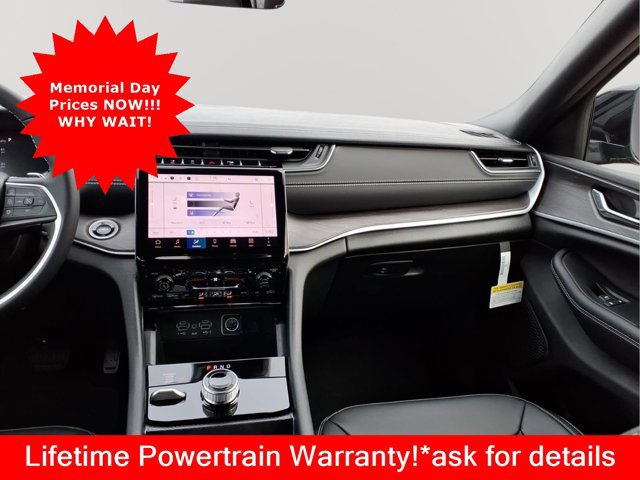 New 2025 Jeep Grand Cherokee L Limited AWD/4WD image 13