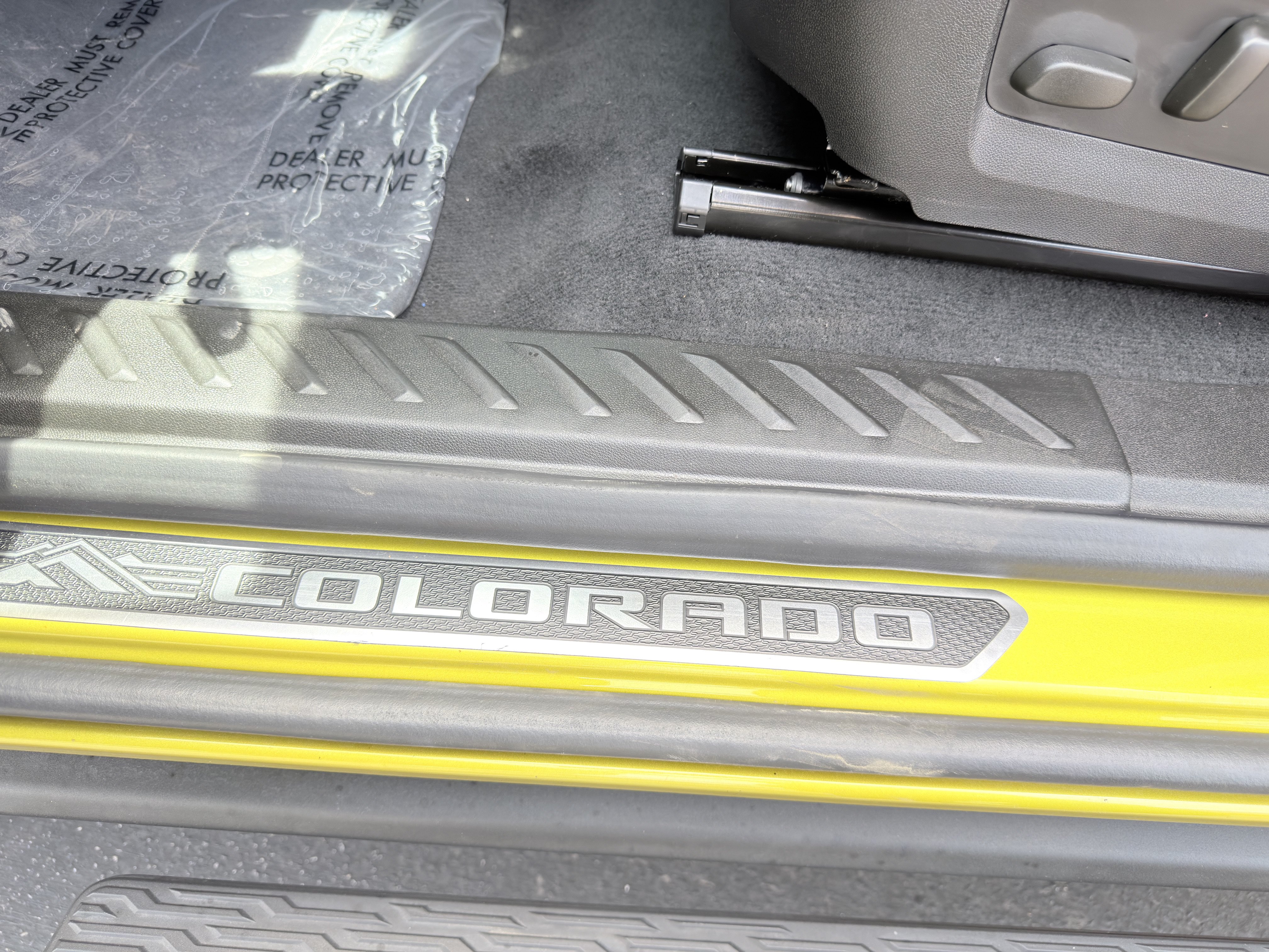 Used 2024 Chevrolet Colorado Trail Boss w/ LPO, Dark Essentials Package AWD/4WD image 32