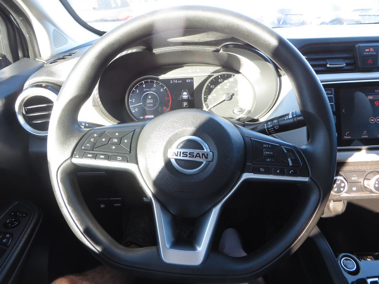 Used 2021 Nissan Versa SV image 46