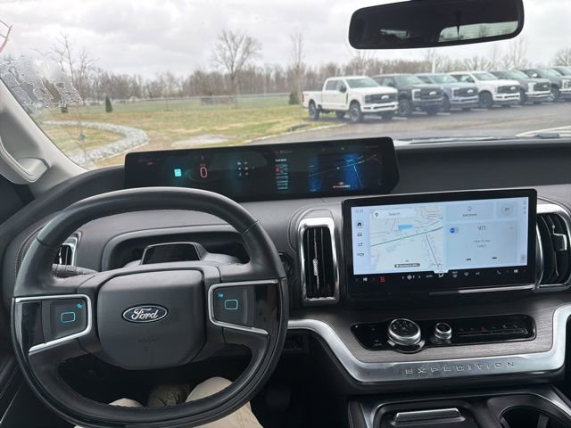 Used 2025 Ford Expedition Max Platinum w/ Driver's Package image 39