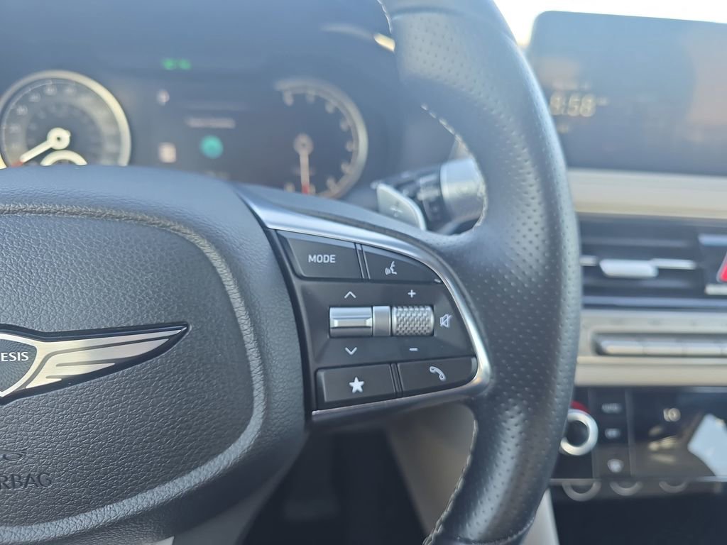 Used 2025 Genesis G70 2.5T RWD image 18