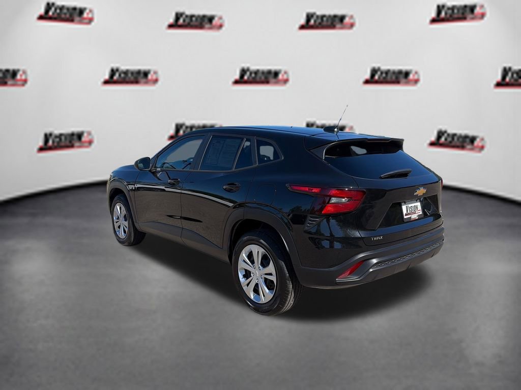 Used 2026 Chevrolet Trax LS FWD image 7