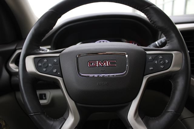 Used 2017 GMC Acadia Denali w/ Technology Package FWD image 14
