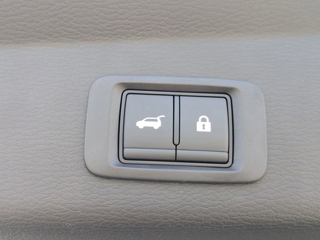 New 2025 Mitsubishi Outlander SEL image 13