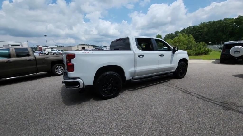 Certified 2025 Chevrolet Silverado 1500 Custom w/ Turbomax Blackout Package image 5