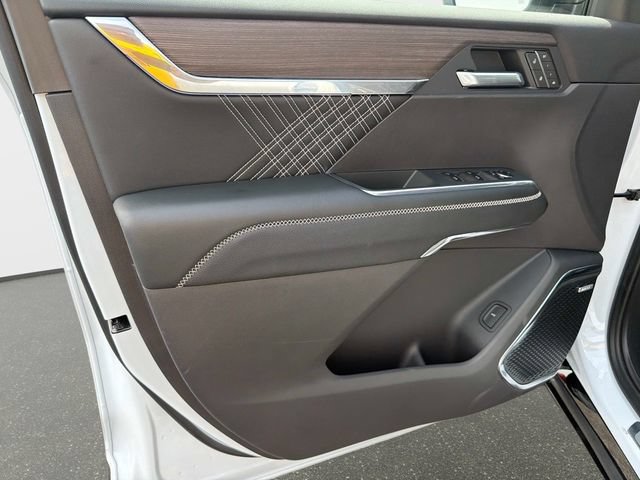 New 2026 GMC Acadia Denali w/ Super Cruise Package FWD image 17