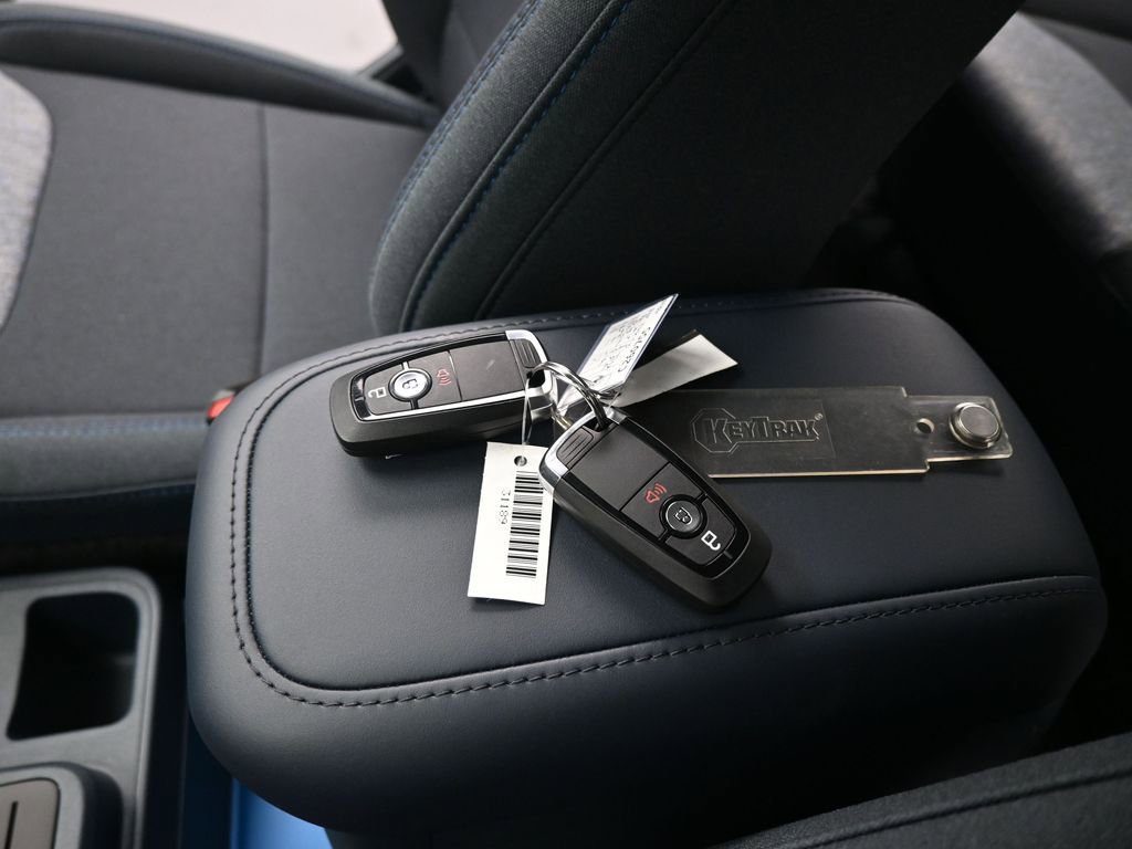 New 2026 Ford Maverick XLT image 16