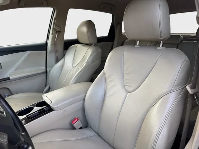 Used 2010 Toyota Venza AWD image 11