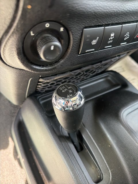 Used 2013 Jeep Wrangler Sahara AWD/4WD image 17