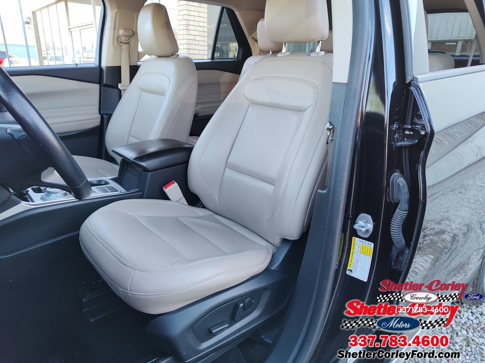 Used 2023 Ford Explorer XLT w/ Equipment Group 202A image 2