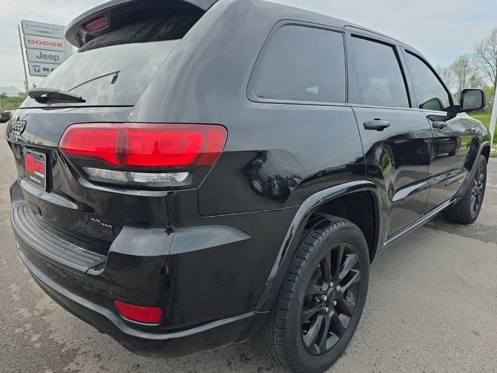 Used 2020 Jeep Grand Cherokee Altitude AWD/4WD image 5