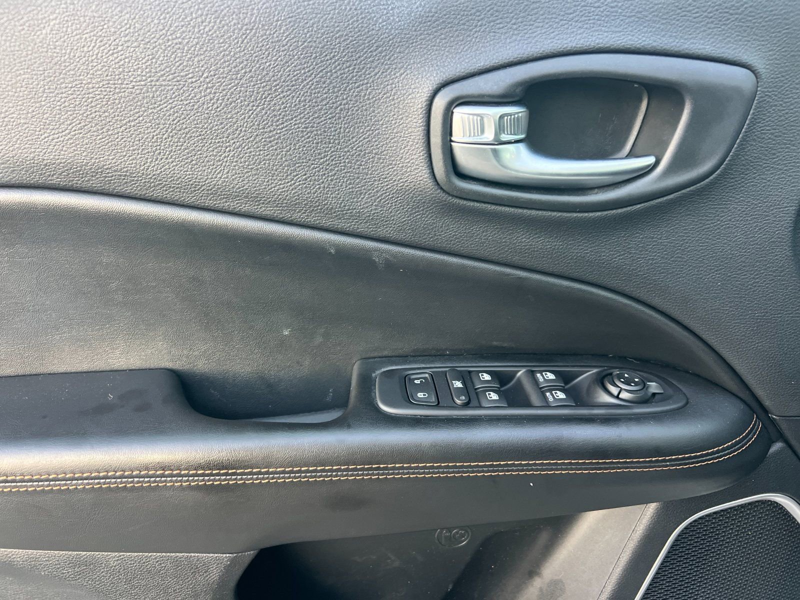 Used 2021 Jeep Compass Limited w/ Sun and Sound Group image 11