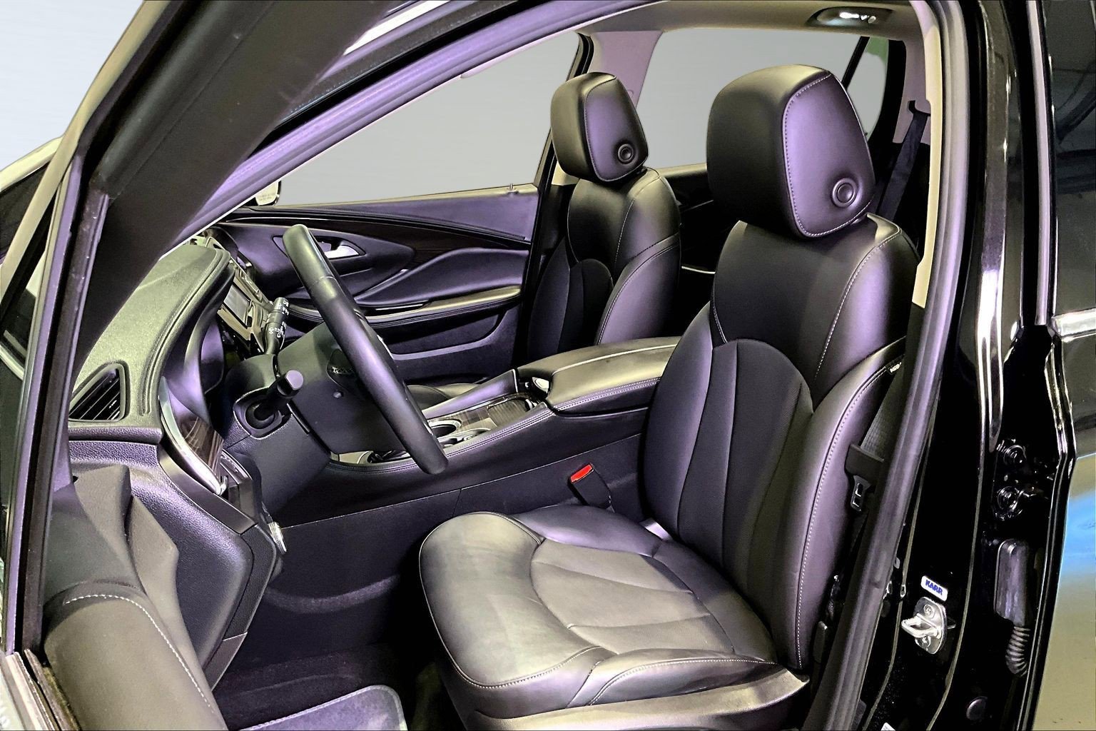 Used 2019 Buick Envision Premium AWD/4WD image 21